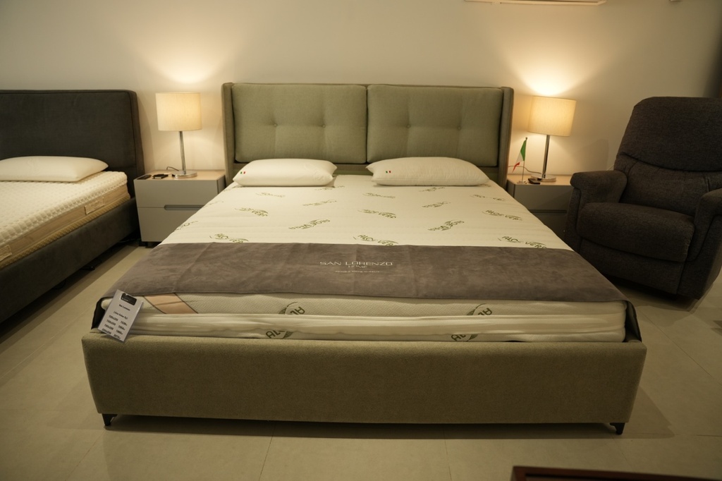 Bed Model 10 .